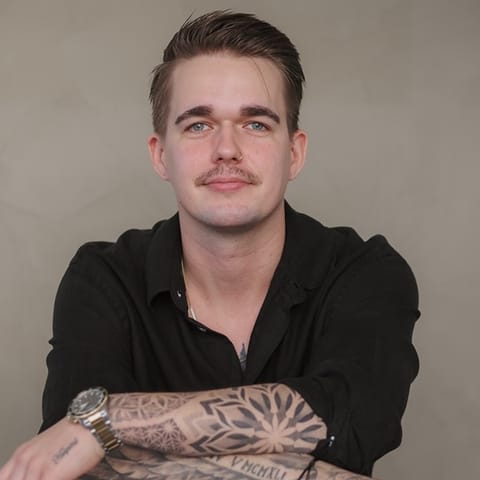 Portrait von julianselltattoo